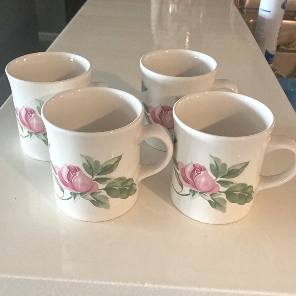 Set of 4 Portfolio by Pfaltzgraff Dahlia Coffee Mugs Floral Rose Rare!